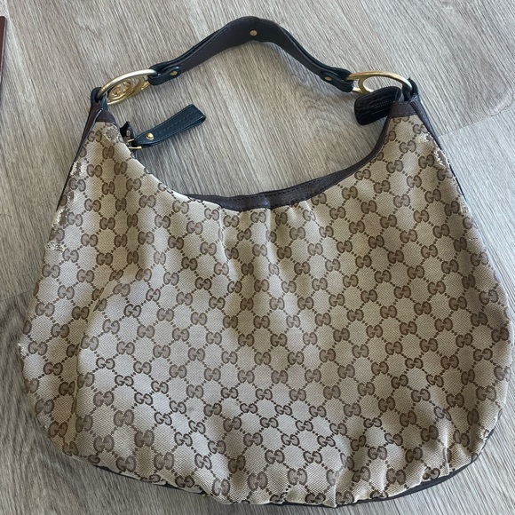 Authentic Gucci canvas pre loved hobo bag. - Picture 5 of 11